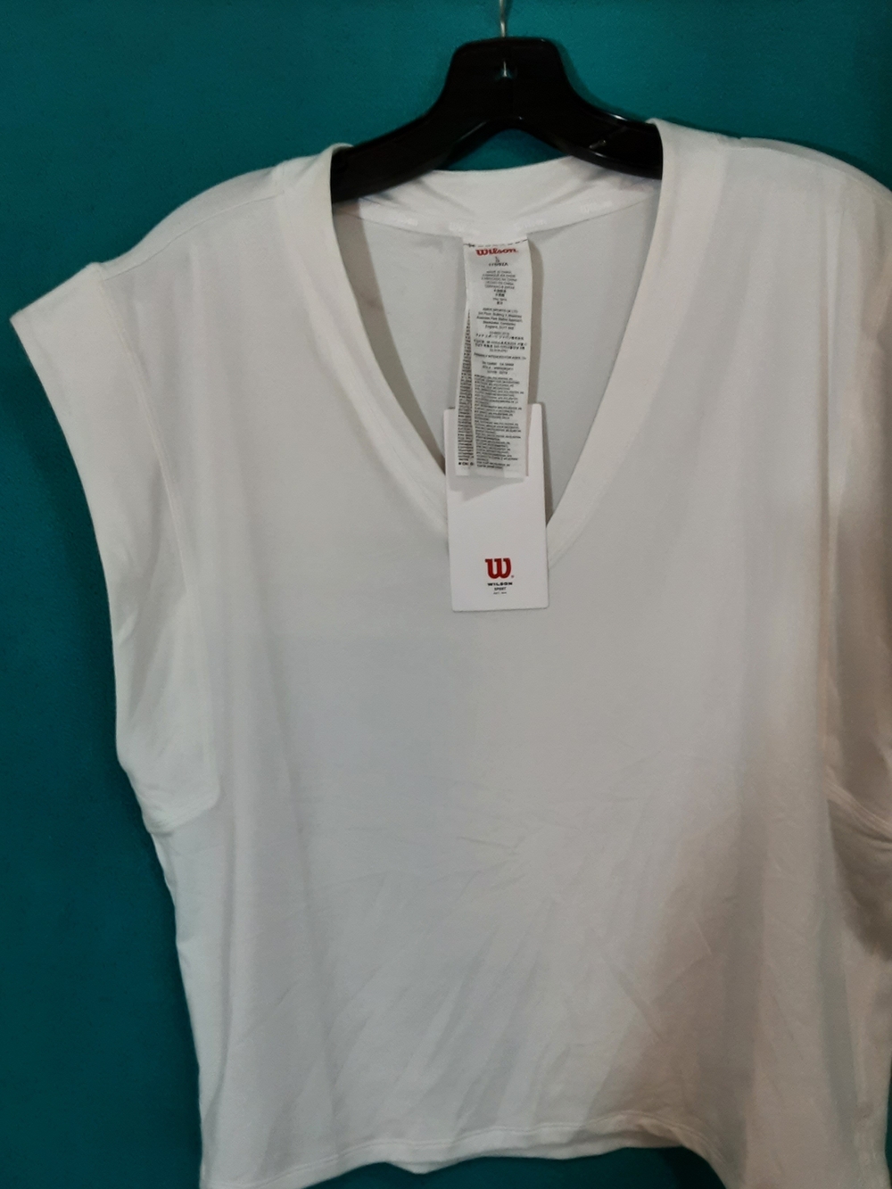 Wilson Women’s White V-Neck Sleeveless Top
